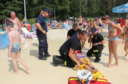 “Bezpieczna woda” – cenna lekcja na basenie w Koszęcinie.
