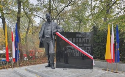 “Historyczna chwila dla Ślązaków” – w Warszawie odsłonięto pomnik Wojciecha Korfantego.