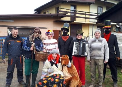 Piękna tradycja podtrzymana. W Kochcicach wodzili niedźwiedzia! [zobacz FILM]