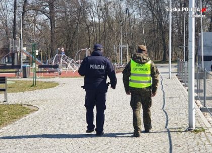 Zmiana obostrzeń nie oznacza likwidacji wszystkich zakazów – przypomina Komenda Powiatowa Policji w Lublińcu
