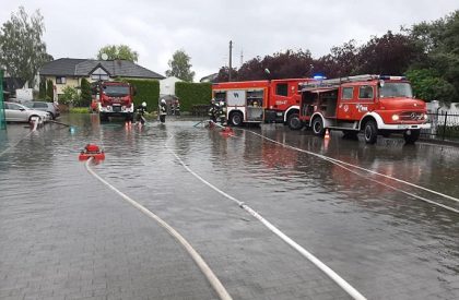 32 interwencje zastępów straży pożarnej w powiecie lublinieckim po intensywnych opadach deszczu [BILANS]
