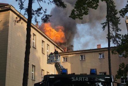 Pożar w budynku Zespołu Szkół im. św. Edyty Stein w Lublińcu [szczegóły, zdjęcia, film]