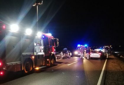 Zderzenie trzech samochodów osobowych na drodze krajowej nr 11 pomiędzy Glinicą i Lubeckiem