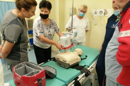 SP ZOZ Lubliniec: To urządzenie zwiększa szanse na uratowanie życia. Pomogło wsparcie finansowe sześciu gmin