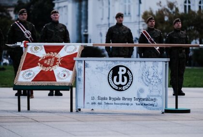 To jedno z najważniejszych wydarzeń w 13. Śląskiej Brygadzie Obrony Terytorialnej. Wojskowi mają swój sztandar!