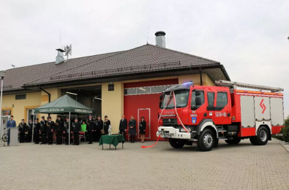 Kolejny, nowy samochód ratowniczo – gaśniczy w powiecie lublinieckim. Historyczny dzień dla strażaków z Sadowa