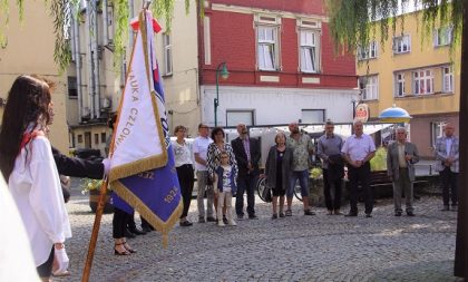 Lubliniec: W hołdzie walczącym i poległym. Msza Święta oraz Apel Pamięci Bohaterów i Ofiar II Wojny Światowej